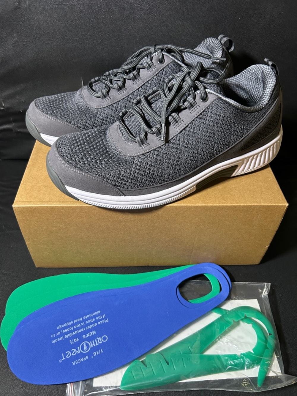Men’s Athletic Walking Shoes - Gray